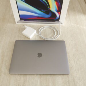 Apple Macbook i9 1
