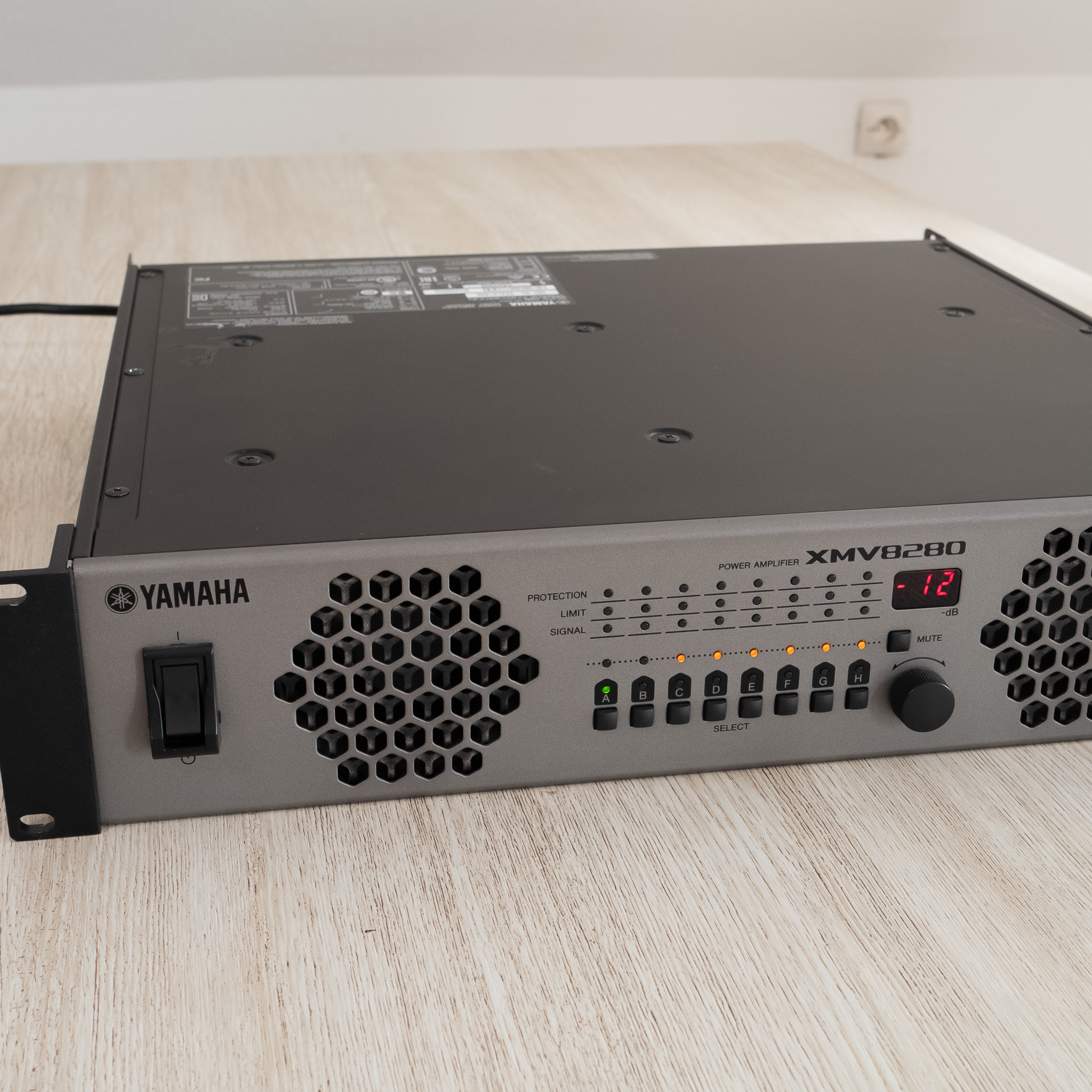 Yamaha XMV8280 (occasion) 2 Yamaha XMV8280 (occasion) – Image 2